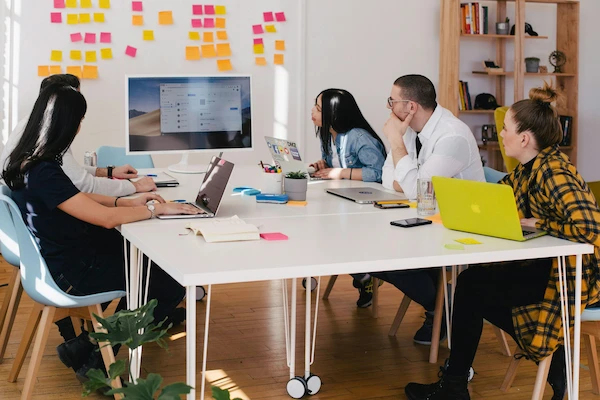 people work with agency blogpost image